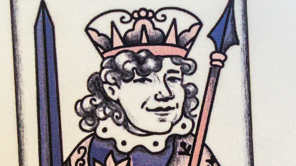 La stessa persona diventata Regina: il volto disegnato a mano dentro la figura della carta
